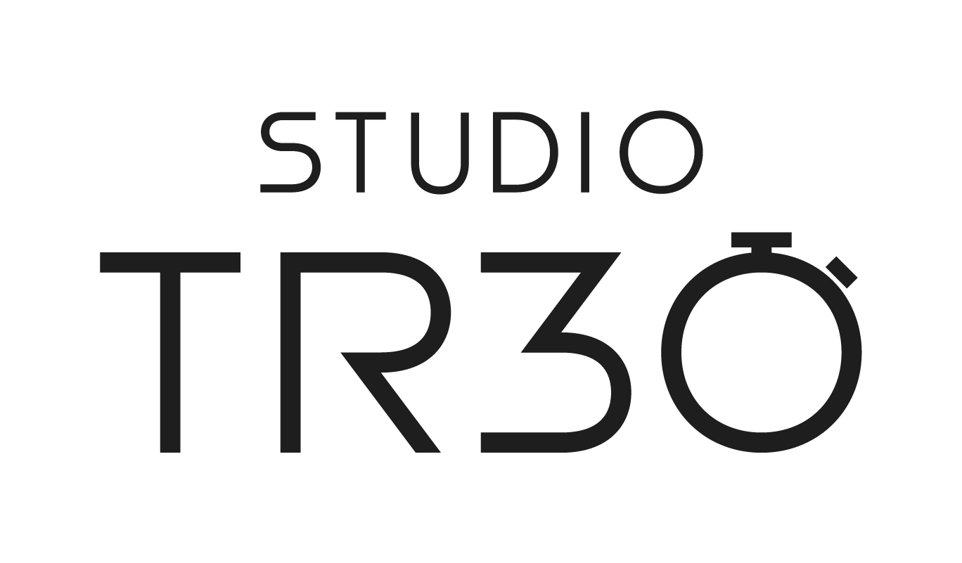 LOGO_TR30_VERTICAL_PRETO